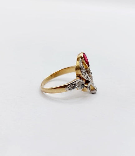 Bague 42 Bague duchesse antique en or rose 18k, pierre rouge et diamants 58 Facettes A07649