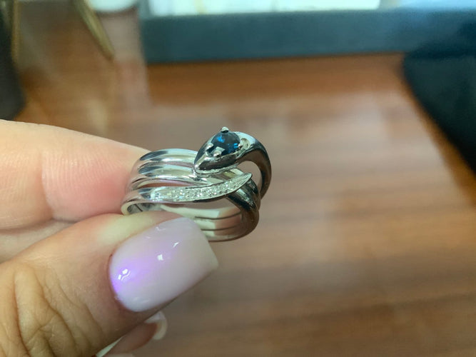 Bague 55 Bague serpent en or blanc avec saphir et diamants 58 Facettes BA 437