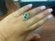 Bague 54 Bague cocktail en or blanc, émeraude colombienne et diamants 58 Facettes BA 461