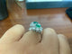 Bague 54 Bague cocktail en or blanc, émeraude colombienne et diamants 58 Facettes BA 461
