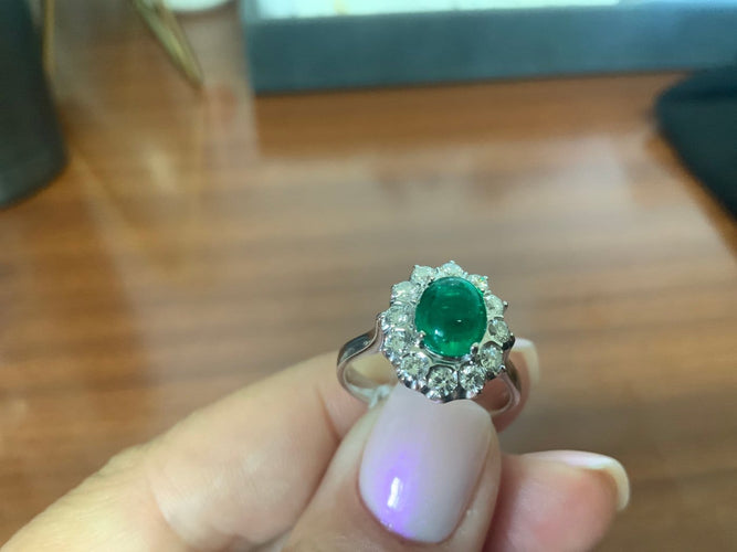 Bague 54 Bague en or blanc avec émeraude cabochon et diamant 58 Facettes BA 498
