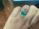 Bague 54 Art déco - Bague en or blanc, émeraude colombienne et diamants 58 Facettes BA 737