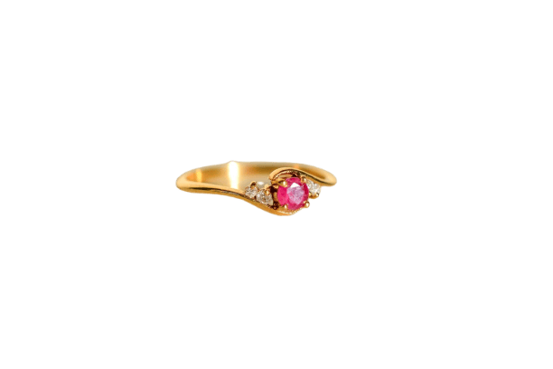 Bague 47.5 Bague volutes en or jaune 18 carats, rubis et diamants 58 Facettes 3715