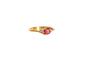黄金涡纹戒指，镶嵌红宝石和钻石 