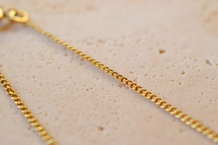 https://cdn.shopify.com/s/files/1/0963/7950/2920/files/Bracelet-enfant_008d8cd6-0bfd-4957-948b-3aaa004e9937.jpg?v=1779369709