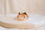 https://cdn.shopify.com/s/files/1/0963/7950/2920/files/Bague-en-forme-de-noeud-en-Or-jaune-sertie-d_une-pierre-bleue-ciel_9eb21169-6396-41cb-8d74-20b6a5d58ed6.jpg?v=1779371116