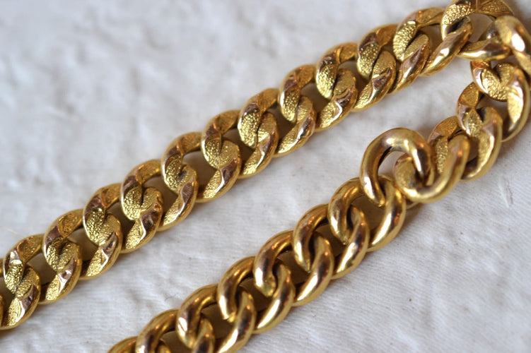 https://cdn.shopify.com/s/files/1/0963/7950/2920/files/bracelet-eslabón-creuse_a0d8dfd2-99f5-4e3c-856a-cbe440cb7d51.jpg?v=1779374907