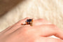 https://cdn.shopify.com/s/files/1/0963/7950/2920/files/Bague-de-fiancailles-Vintage-en-Or-jaune-18-carats-sertie-d_un-Saphir-de-synthese-et-de-Diamants_ce5e4c11-eb04-4a1f-b30b-c52a8016b4b2.jpg?v=1779376195