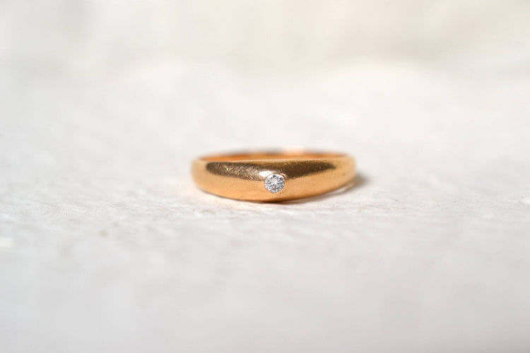 https://cdn.shopify.com/s/files/1/0963/7950/2920/files/bague-ancienne-jonc_1f8ec910-9816-426c-9b57-f3fe6d5bbf63.jpg?v=1779381040