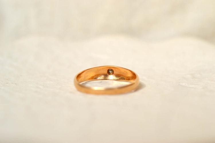 https://cdn.shopify.com/s/files/1/0963/7950/2920/files/jonc-ancienne-diamant_ca451a01-b852-491f-8d6c-59cfe0fc65da.jpg?v=1779381040