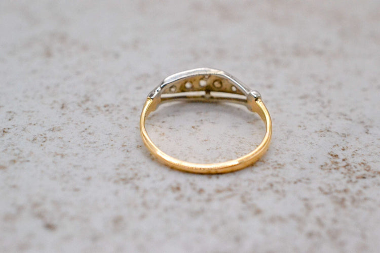 https://cdn.shopify.com/s/files/1/0963/7950/2920/files/bague-deux-ors-diamants-ancien_3530f68e-97c4-4c34-9288-b5e047fcd32a.jpg?v=1779384055