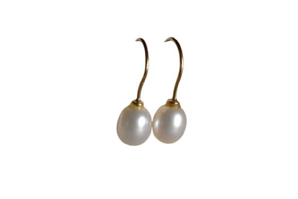 Boucles d'oreilles Boucles d'oreilles pendantes en or jaune 18 carats et perles d'eau douce 58 Facettes 3686