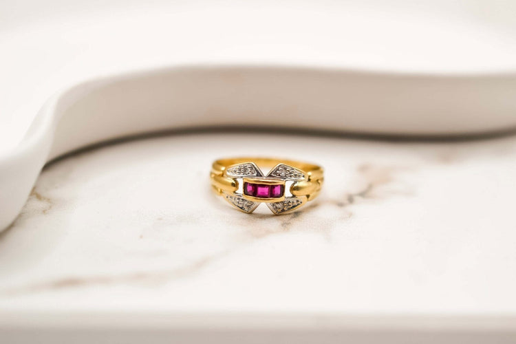 https://cdn.shopify.com/s/files/1/0963/7950/2920/files/bague-or-jaune-jonc_bbd9766c-2d8a-4141-8ab3-3cf7d2ce8333.jpg?v=1779984660