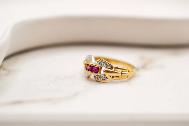 https://cdn.shopify.com/s/files/1/0963/7950/2920/files/bague-jonc-vintage_da08998a-00ef-4d5d-9d92-b0f0d1bfaf7b.jpg?v=1779984659