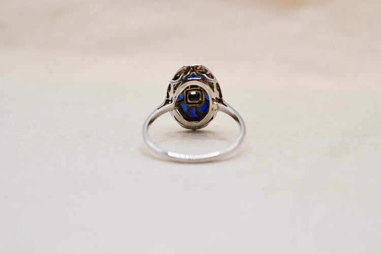 https://cdn.shopify.com/s/files/1/0963/7950/2920/files/bague-ancienne-saphir_cf761c3b-aa97-4f90-8508-a4cd58c55f43.jpg?v=1779985222