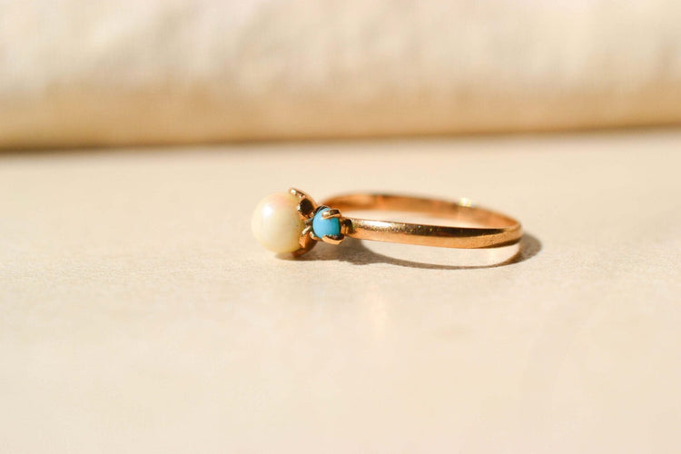 https://cdn.shopify.com/s/files/1/0963/7950/2920/files/bague-ancienne-or-jaune-1_4aa74c49-08d0-4034-98b1-207a560674c9.jpg?v=1779985465