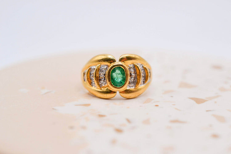 https://cdn.shopify.com/s/files/1/0963/7950/2920/files/bague-noeud-or_80620af3-f1ae-4807-81d7-ebd97cb8ecd9.jpg?v=1779985582