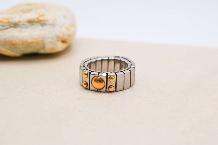 https://cdn.shopify.com/s/files/1/0963/7950/2920/files/bague-argent_95c4e6f2-fad0-40af-90e1-f6fe4699dcf5.jpg?v=1779385915