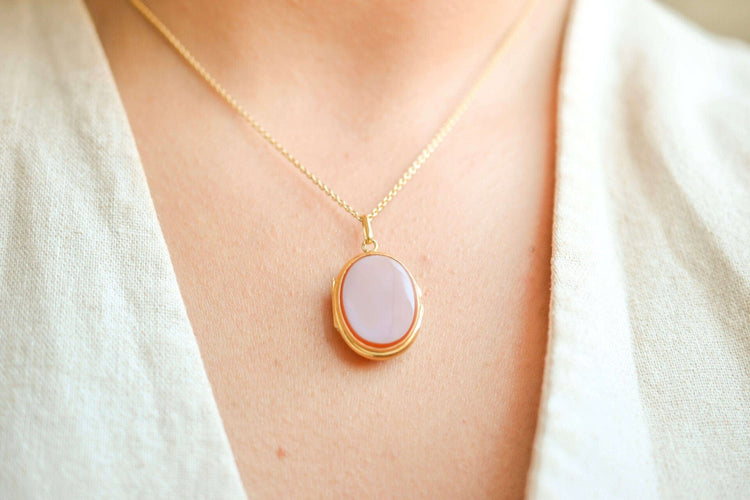 https://cdn.shopify.com/s/files/1/0963/7950/2920/files/medaillon-agate.jpg?v=1781510174