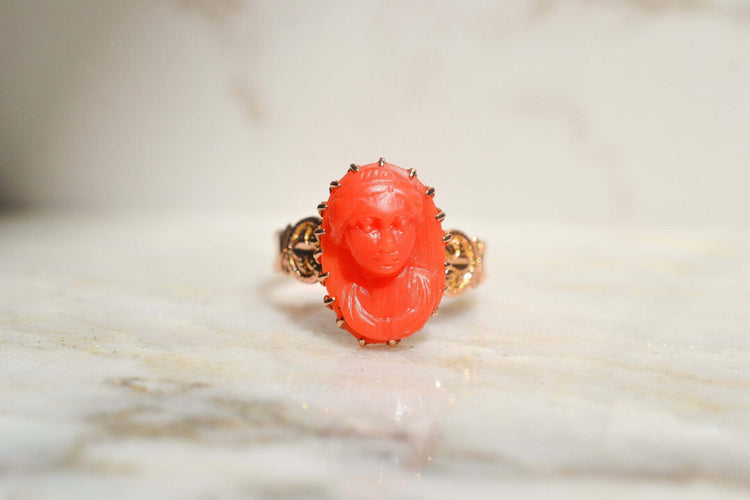 https://cdn.shopify.com/s/files/1/0963/7950/2920/files/bague-camee_0411c591-b65a-4502-ad8b-cb34da5e784d.jpg?v=1781510196