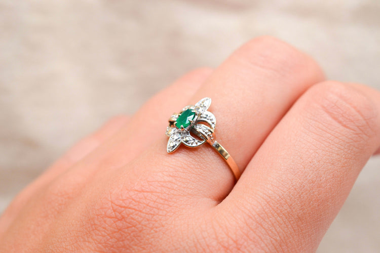 Bague 57 Bague fleur de lys en calcédoine 58 Facettes 4058