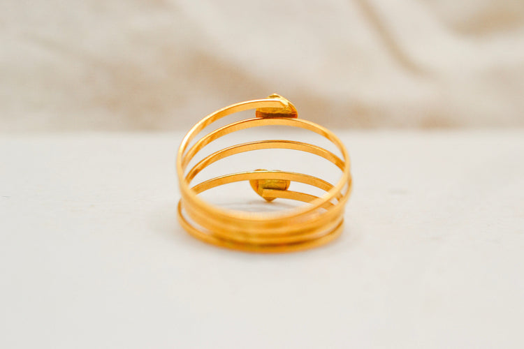 https://cdn.shopify.com/s/files/1/0963/7950/2920/files/bague-coeur-romantique.jpg?v=1782398101