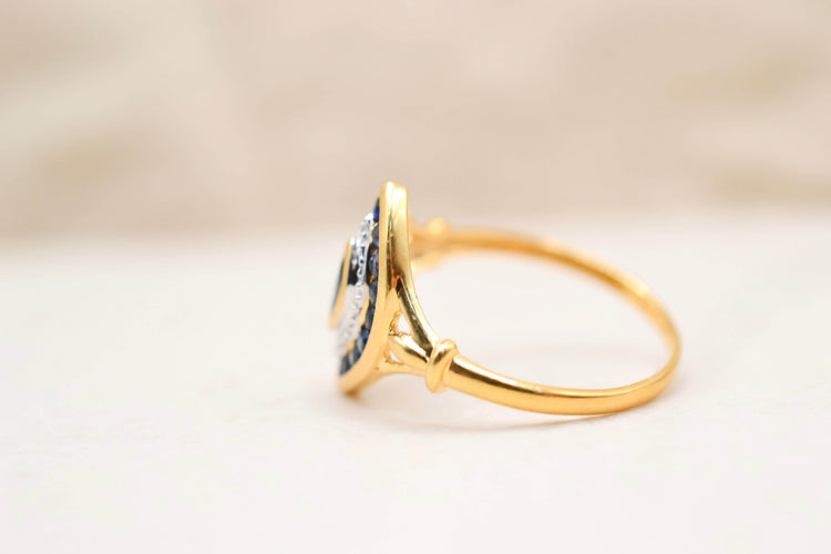 https://cdn.shopify.com/s/files/1/0963/7950/2920/files/bague-navette-deux-ors.jpg?v=1782744277