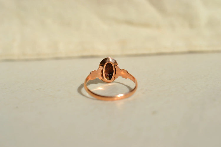 https://cdn.shopify.com/s/files/1/0963/7950/2920/files/bague-ancienne-or-rose-perle.webp?v=1783090486