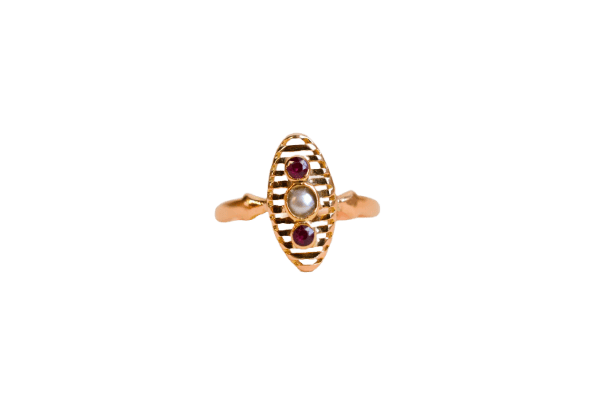 Bague 49 Bague navette en or jaune, perle et rubis de synthèse 58 Facettes Ref 3113