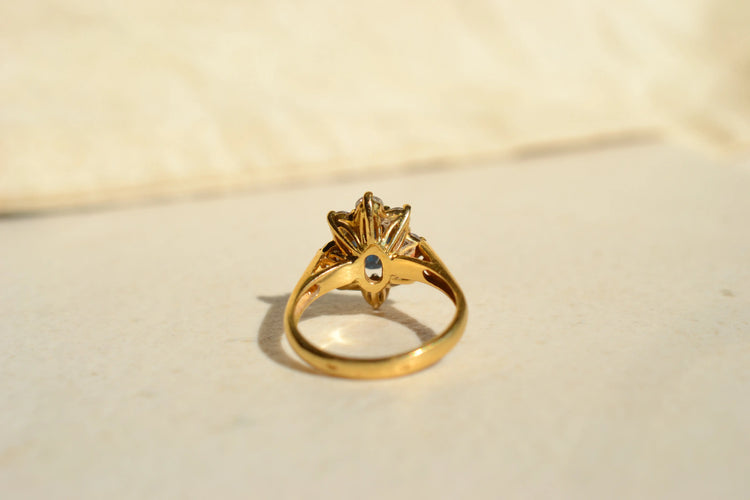 https://cdn.shopify.com/s/files/1/0963/7950/2920/files/bague-ancienne-Daisy-Or-Diamants.webp?v=1783346563