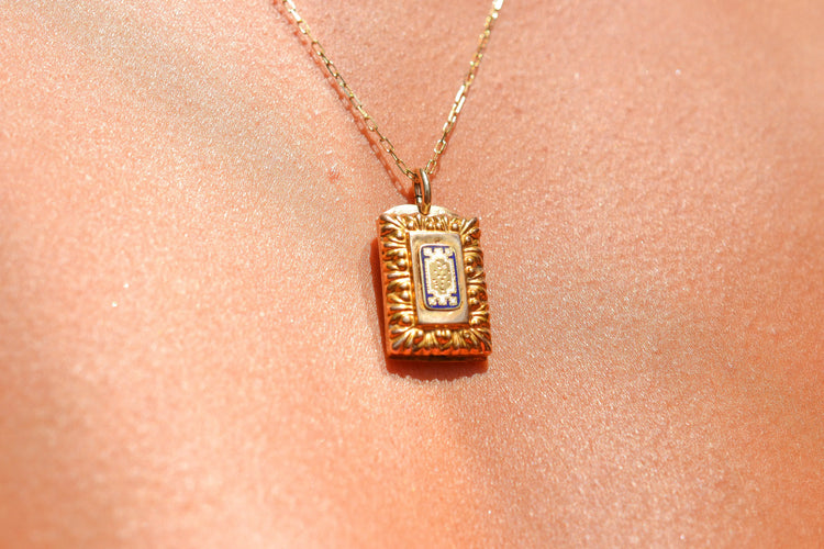 https://cdn.shopify.com/s/files/1/0963/7950/2920/files/pendentif-ancien.webp?v=1784125499