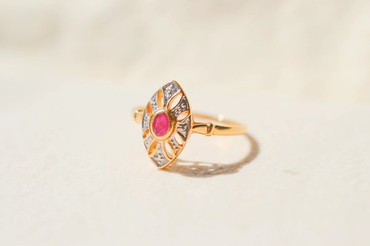 https://cdn.shopify.com/s/files/1/0963/7950/2920/files/bague-or-jaune-blanc.webp?v=1784126491