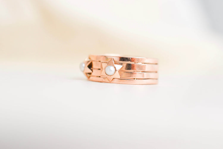https://cdn.shopify.com/s/files/1/0963/7950/2920/files/bague-or-rose_f1ffa076-3889-44f3-bb43-c6d93e8fea0a.jpg?v=1784791649