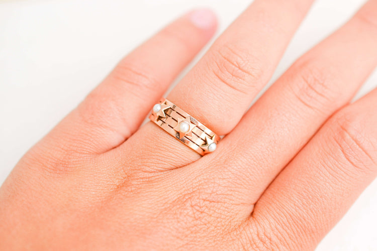 https://cdn.shopify.com/s/files/1/0963/7950/2920/files/bague-etoile-or-rose.jpg?v=1784791649