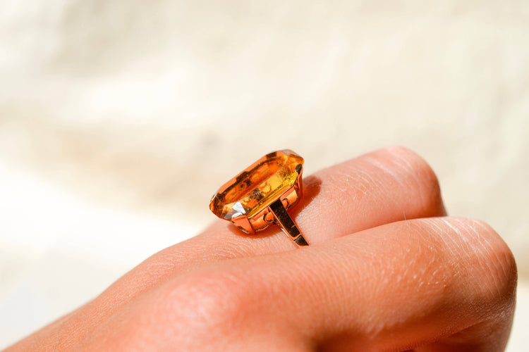 https://cdn.shopify.com/s/files/1/0963/7950/2920/files/bague-vintage-citrine.jpg?v=1784901314