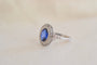 https://cdn.shopify.com/s/files/1/0963/7950/2920/files/bague-art-deco-vintage_b4d20b21-7dc3-418f-a163-3da572b94892.jpg?v=1785312934
