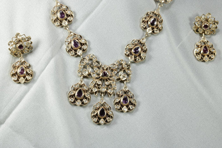 IMG_3844-2-starožitný-rubínový-diamantový-zlatý-náhrdelník-náušnice-set.JPG