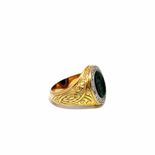Bague 51 Bague chevalière en or jaune avec camée vert et diamants 58 Facettes 50486