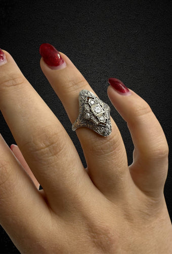 Bague 56 Bague Art nouveau française en or blanc 18K et diamants 58 Facettes