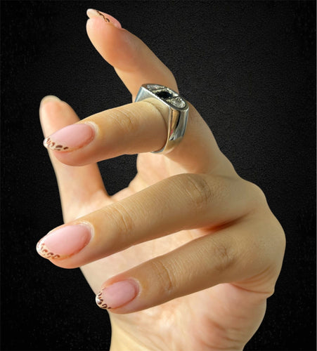 https://cdn.shopify.com/s/files/1/0759/4583/6889/files/30A2E541-FFD4-4FEF-BB8A-BC3EB43E8968.jpg?v=1763027806
