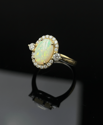 Bague 64.5 Bague marguerite - Opale arlequin et diamants en or jaune 18 carats 58 Facettes