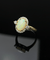 Bague 64.5 Bague marguerite - Opale arlequin et diamants en or jaune 18 carats 58 Facettes