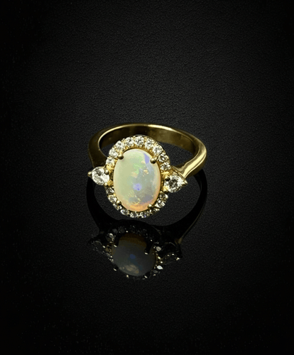 Bague 64.5 Bague marguerite - Opale arlequin et diamants en or jaune 18 carats 58 Facettes