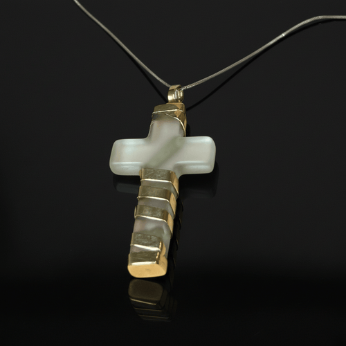 Pendentif Croix en cristal de roche et or 58 Facettes