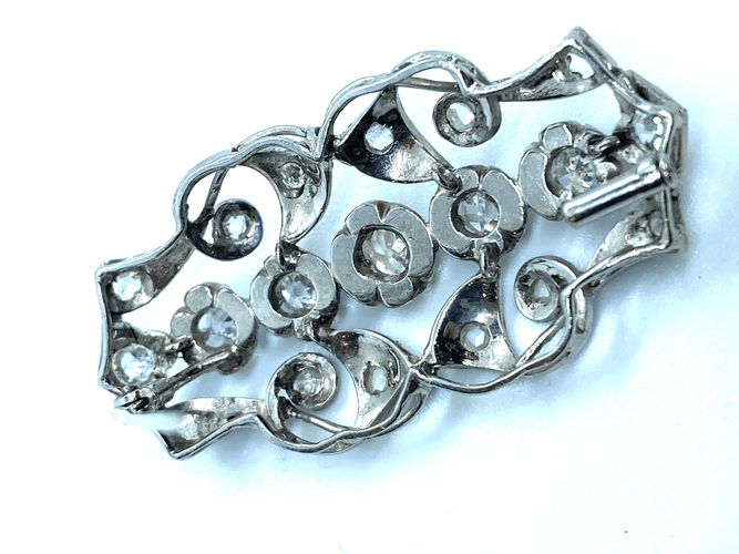 Pendentif Spilla novecentesca en or blanc 18 carats diamants 58 Facettes