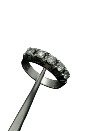 Bague Rivière - Bague en or blanc diamants 58 Facettes