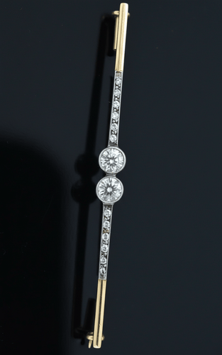 Broche Spilla à barretta avec diamants 58 Facettes