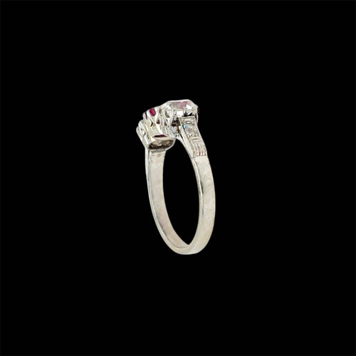 Bague Art Déco - Bague en or 18k avec rubis et diamants 58 Facettes