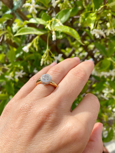 Bague 53 Solitaire - Bague en or jaune et blanc 18 k diamant coussin 58 Facettes