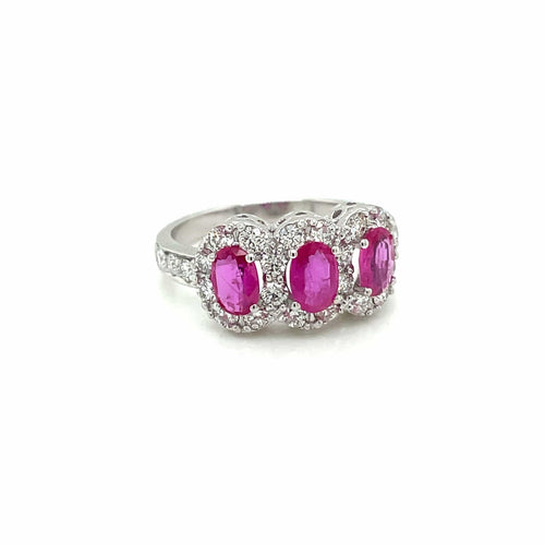 Bague 56 Bague trois pierres rubis et diamants en or 18k 58 Facettes